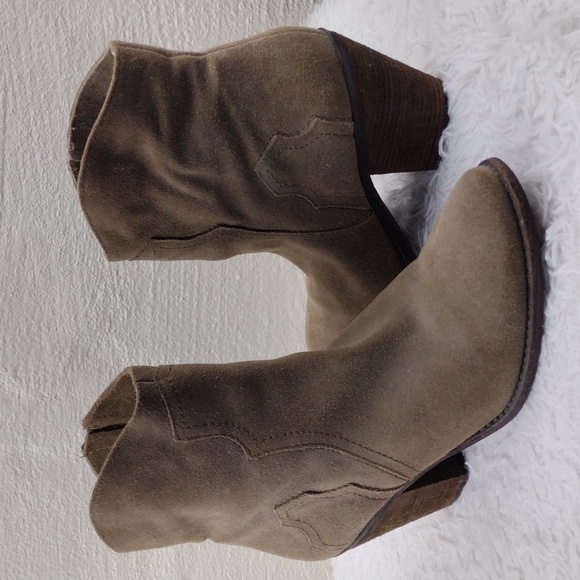 BCBGeneration Santina Taupe Suede Leather Pointy Toe Stacked Heel Ankle Boot - Picture 1 of 16